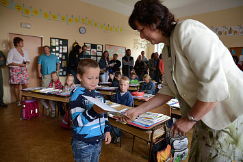 V ZŠ Kasejovice přivítali nové prvňáčky.