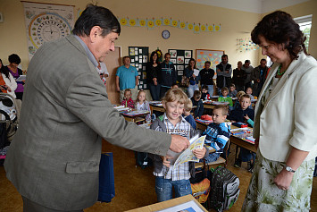 V ZŠ Kasejovice přivítali nové prvňáčky.