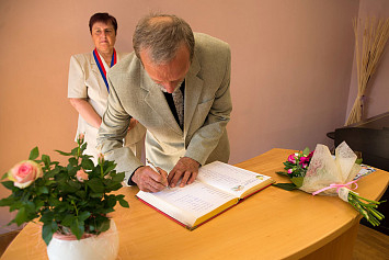 Slavnostní předání vysvědčení absolventům Základní školy Kasejovice 27.6.2014