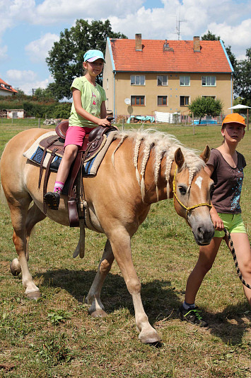 Příměstský tábor 2015 "Zlatá řemesla - nesla či nenesla?"